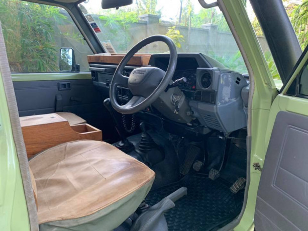 toyota-landcruiser-79-double-cab-conversion-big-1