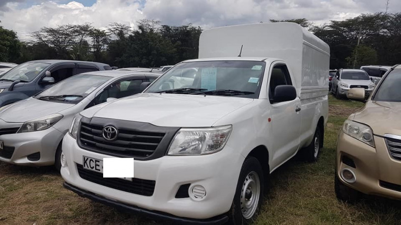 toyota-hilux-big-0