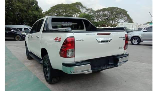 toyota-hilux-big-1