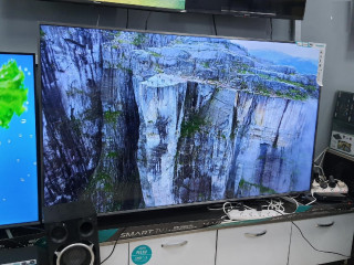 2020 Hisense 75'' bluetooth 4K UHD smart TV