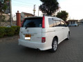 toyota-isis-small-2