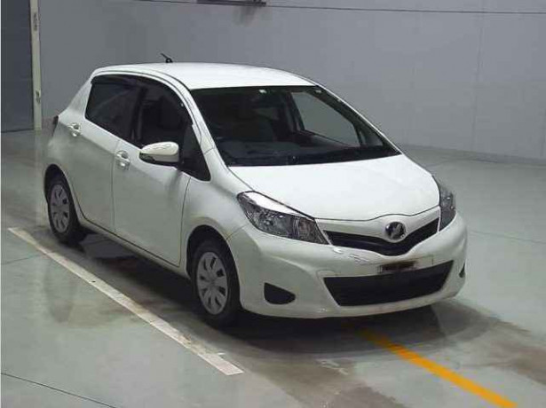 toyota-vitz-big-2