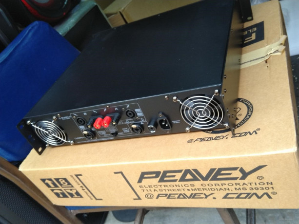 peavey-cs4000-power-amplifier-big-1