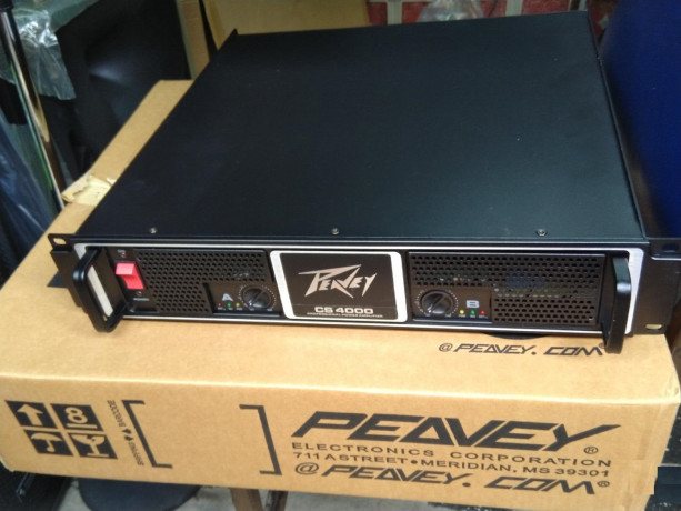 peavey-cs4000-power-amplifier-big-0