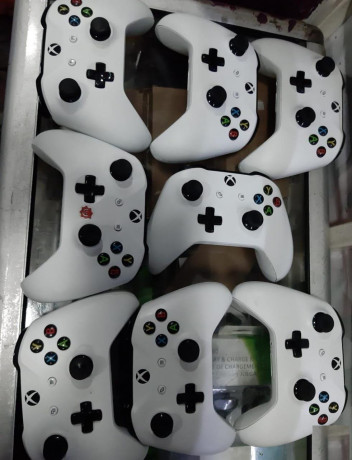 xbox-one-pads-big-0