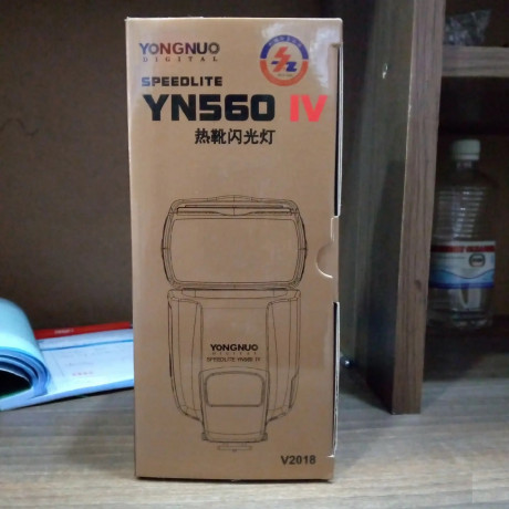 yongnuo-yn560-iv-speed-light-big-0