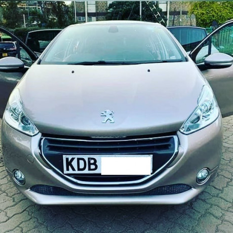 peugeot-208-big-0