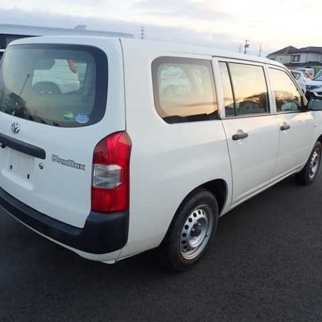 toyota-probox-big-2