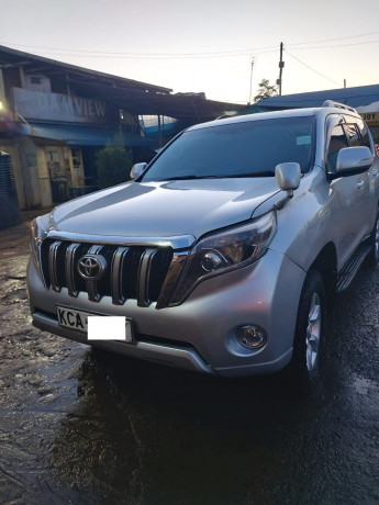 toyota-prado-big-0