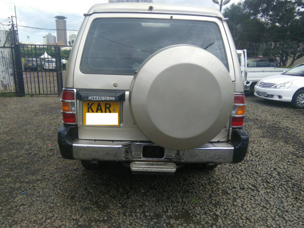 mitsubishi-pajero-big-2